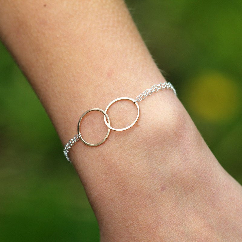 Silver Bracelet Dainty Bracelet Interlocking Circle 